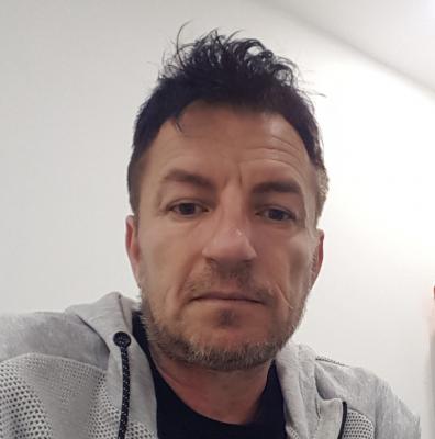 "Papagalul zilei" - Marian Ursu