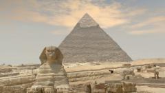 sphinxul si piramide egiptene
